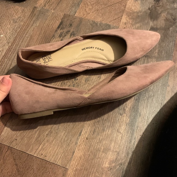 Shoes - Flats